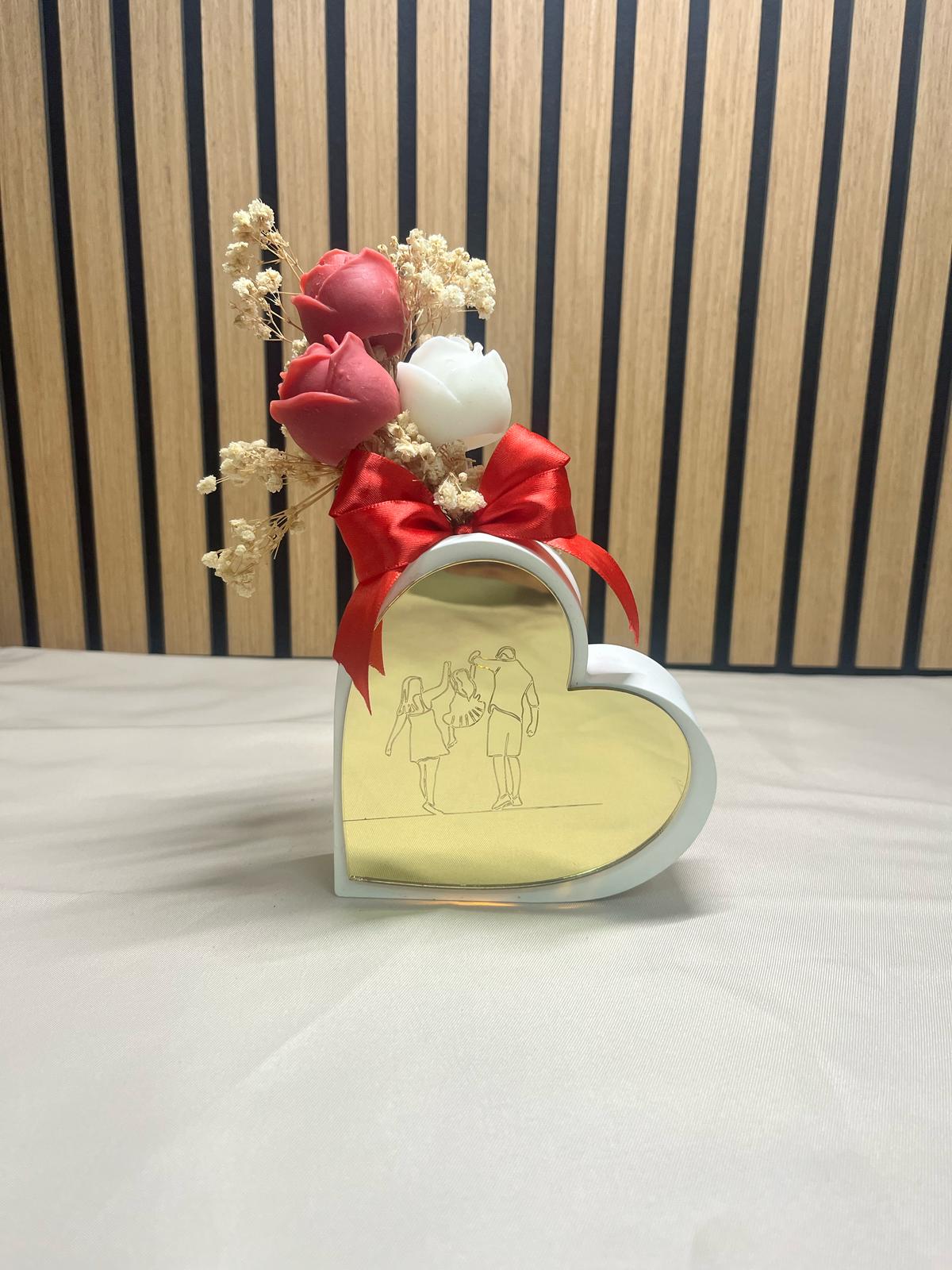 Mazzolino in contenitore a cuore
